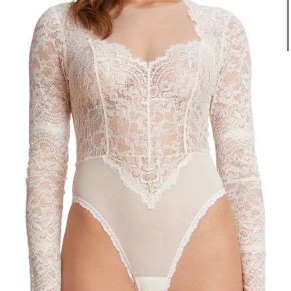 Monique Lhuillier Other - Trésor Long Sleeve Bodysuit Elegant Lace Bodysuit